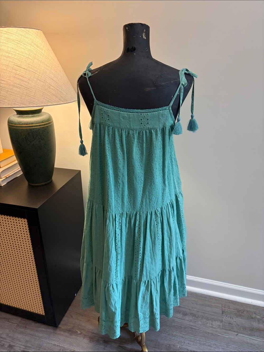 easel Eyelet Soft Pastel Green 100% Cotton Tiered Trapeze Dress (L) Cottagecore - Picture 5 of 13